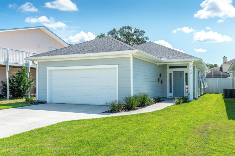 Exterior & Views 2, Pet Friendly + Private Pool; Amazing Fenced Backyard, 5 Min Walk to Beach!, Bay