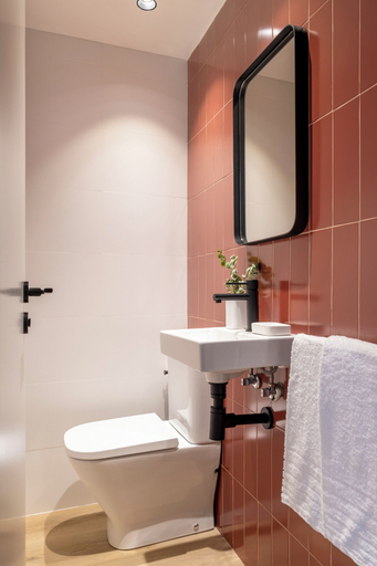 Bathroom 2, Arrivo Apartments, Barcelona