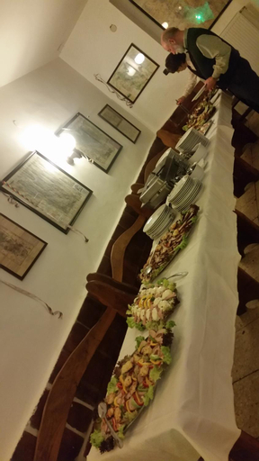 Food & Drinks