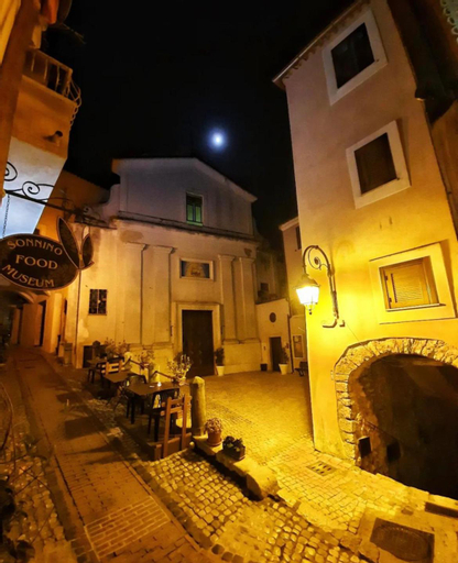 Alloggio del Grand Tour, Latina