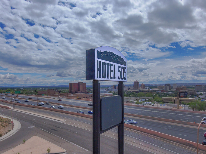 Others 5, Hotel 505, Bernalillo
