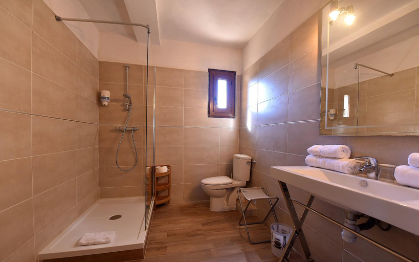 Bathroom 3, Hotel Cyrnea, Haute-Corse