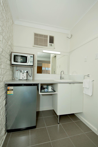 Others 5, Motel Yarrawonga, Moira - East