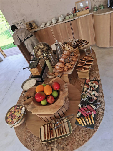 Food & Drinks 4, Nuyanaya River Camp, Hurungwe