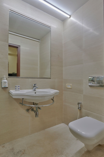 Bathroom 4, Elphinstone Hotel, Mumbai City