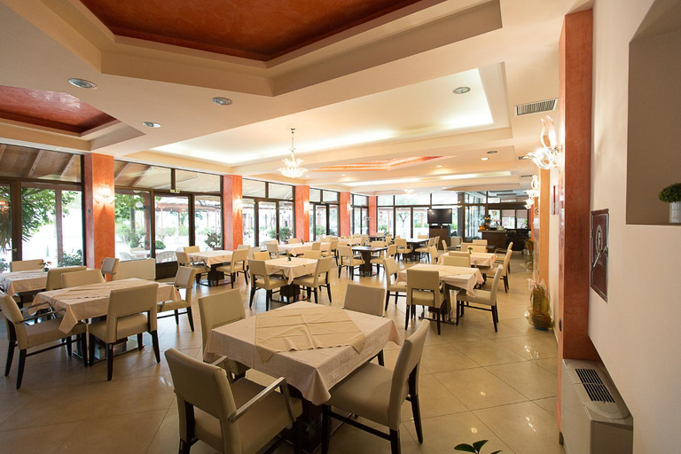 Food & Drinks 3, Flisvos Rooms, Central Greece