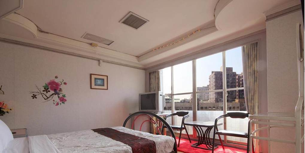 Bedroom 2, Broadway Hotel, Taichung