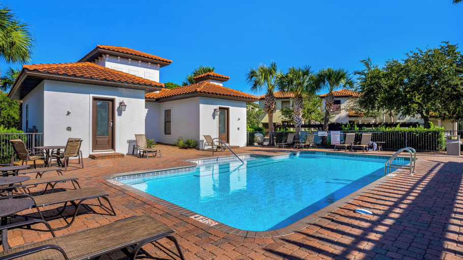 Sport & Beauty 4, 2 Golf Carts, Great Community Pool, Modern Charm, Walton