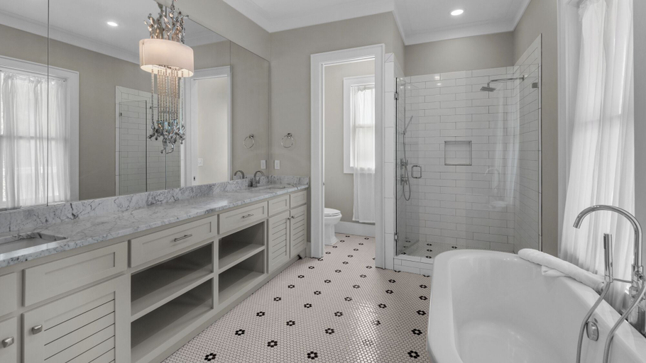 Others 4, Sleep up to 20 - 2 Homes Side by Side - Gated Community w/ Community Pool!, Walton