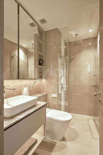 Bathroom 5, The Metropole Opera Residence by Kaystay, District 2