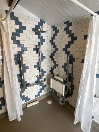 Bathroom 3, Three Bishops Inn, Isle of Wight