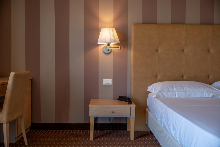 Bedroom 2, Hotel Fortebraccio, Perugia