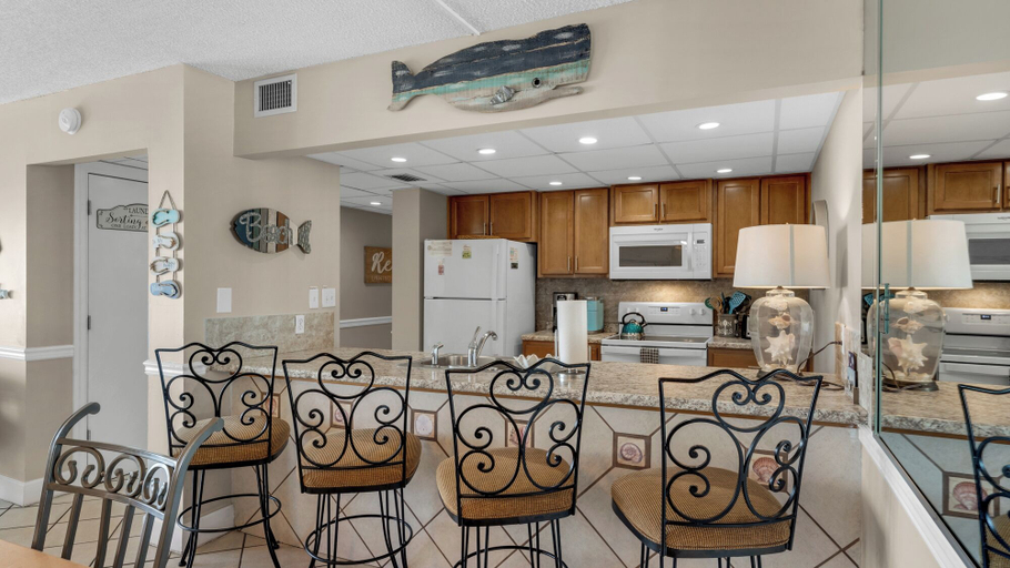 Others 5, Moondrifter Condominiums, Bay