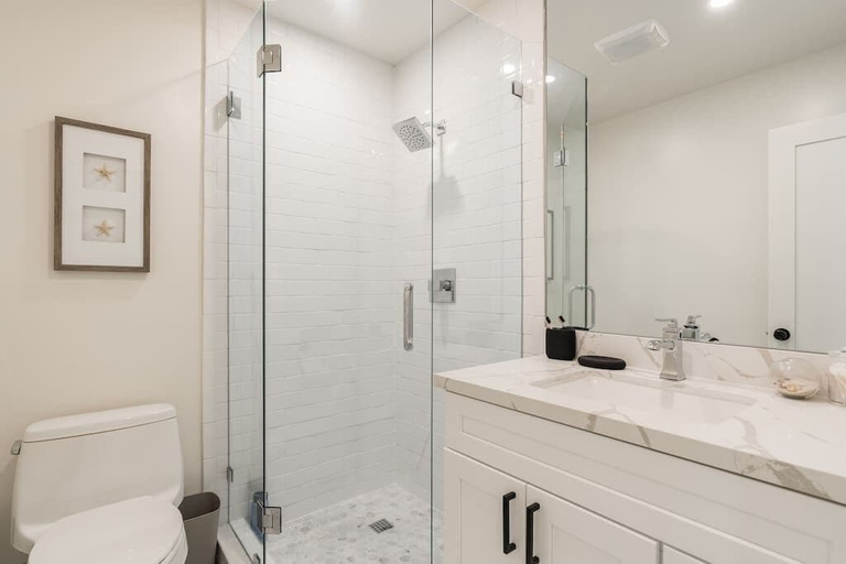 Bathroom 5, The Rosemont III - Steps From Windansea Beach, San Diego