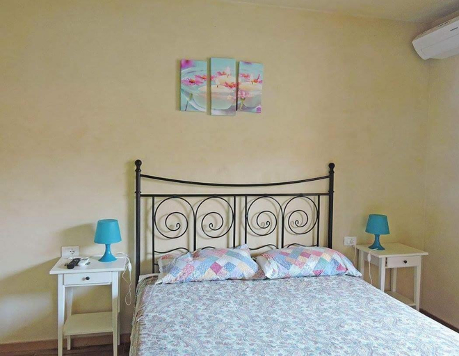 Bedroom 3, Petitui, Imperia