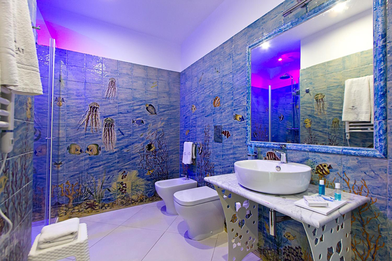 Bathroom 1, DubaiVillage, Napoli