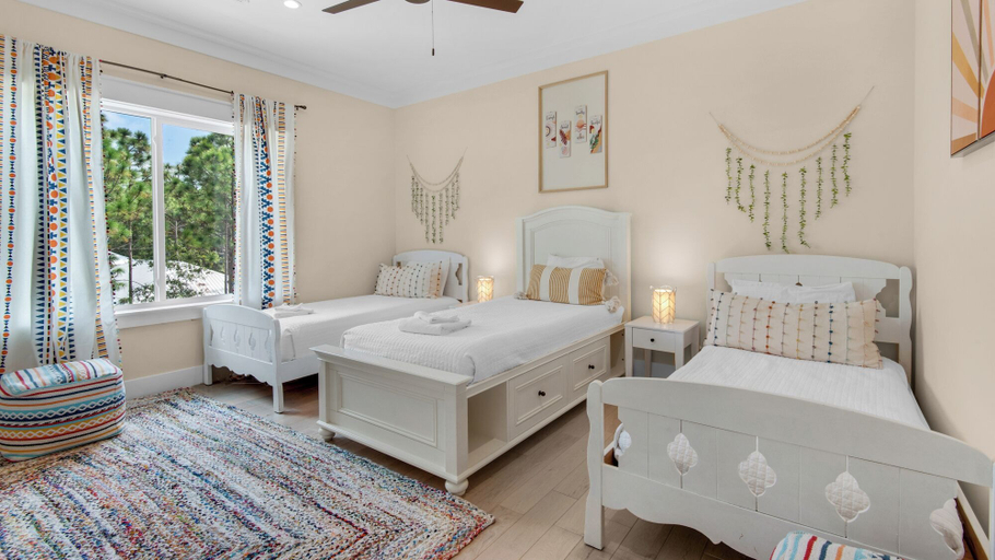 Others 5, Private Saltwater Pool in Seagrove, Garage Parking, Sleeps 13, Walton