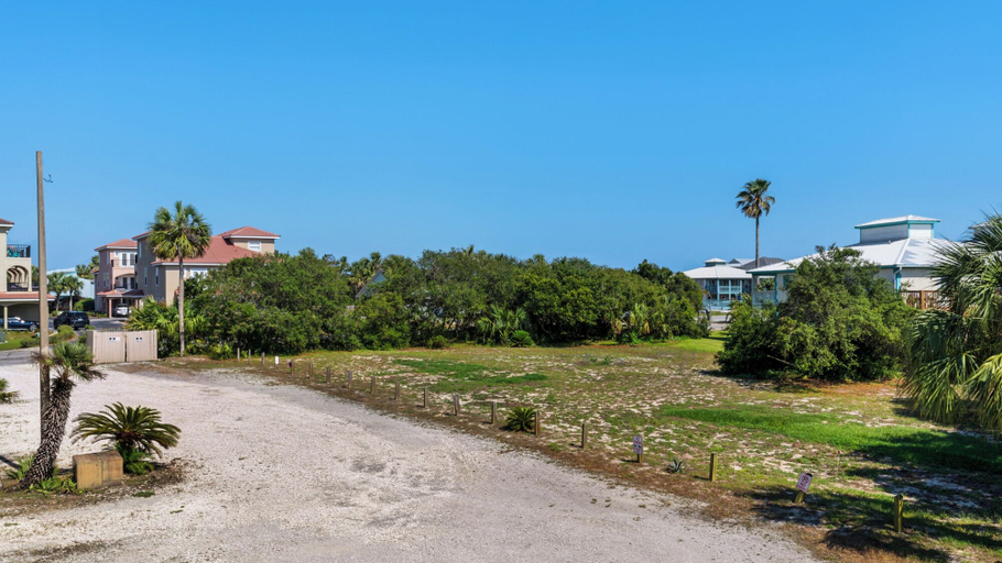 Exterior & Views 2, 1br/1ba, Covered Parking, Perfect for Couples!, Bay