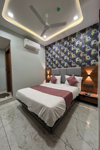 Bedroom 3, Hotel Moon Light Isanpur Ahmedabad, Ahmadabad