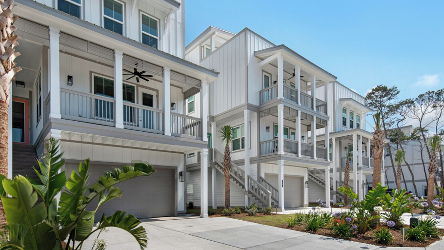 Exterior & Views 2, Rooftop Observation Deck; Luxury 4-bedroom Home for 10; Perfect Location, Walton