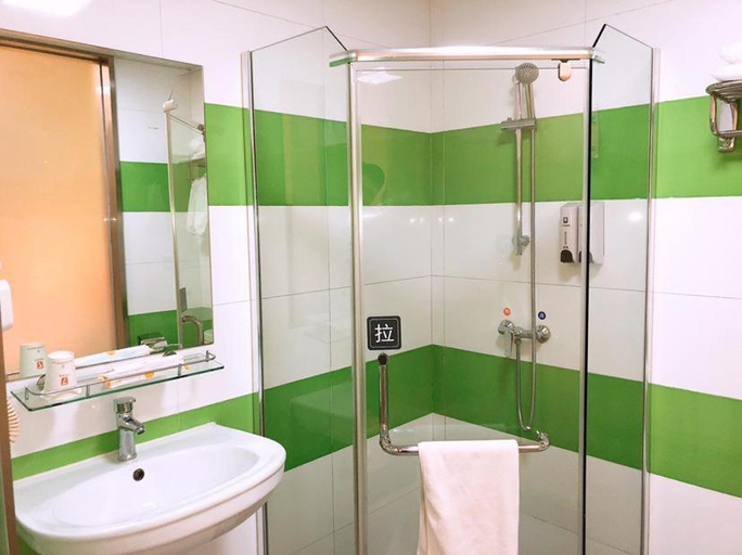 Bathroom 3, 7 Days Inn Hangzhou Wanda Plaza, Hangzhou