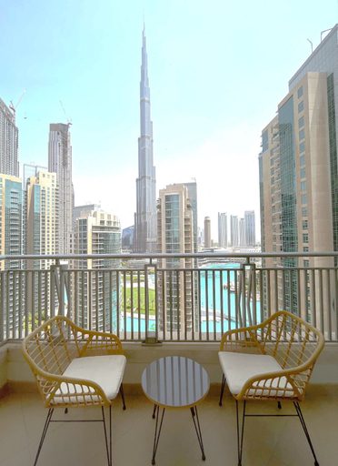 Room 2, Silkhaus Large Burj Khalifa Prime View Gym Pool, Dubai