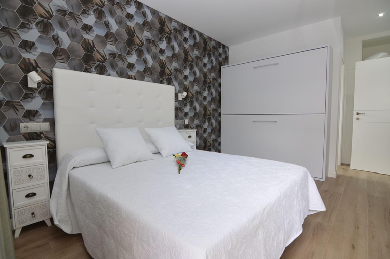 Bedroom 2, Hotel Castillo Benidorm, Alicante