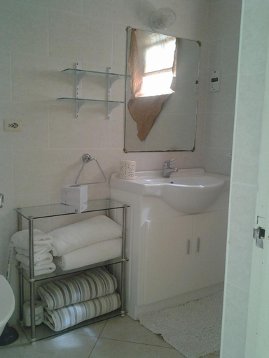 Bathroom, Sungold House Barbados