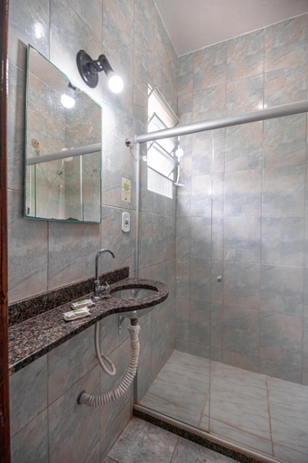 Bathroom 3, Hotel Fazenda Santa Barbara, Engenheiro Paulo de Front