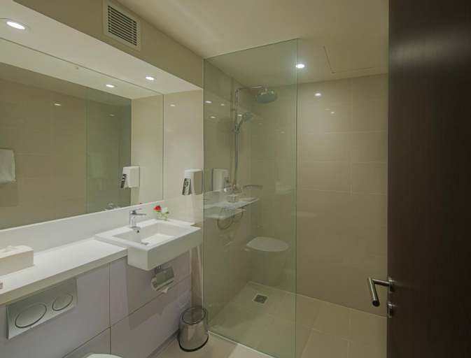 Bathroom 4