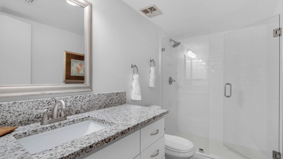 Bathroom 4, 2br/2ba ~ Sleeps 6 ~ Public Beach Access!, Walton