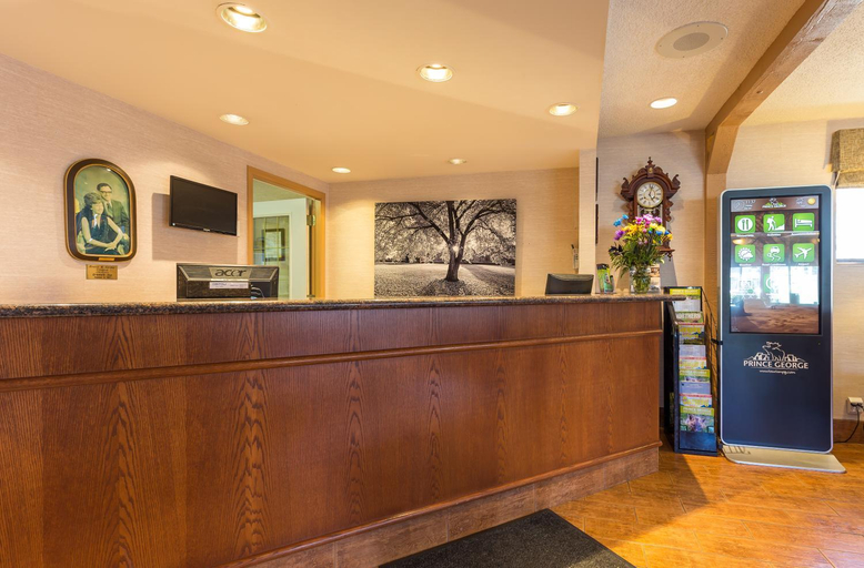 Public Area, Grama's Inn, Fraser-Fort George