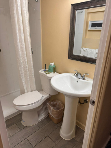 Bathroom 5, The Boards AC, Atlantic