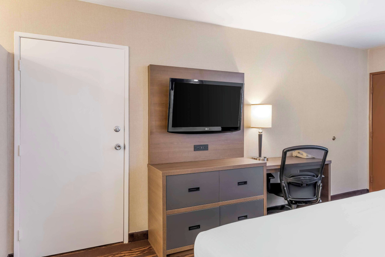 Bedroom 3, Best Western Plus Stovall's Inn, Orange