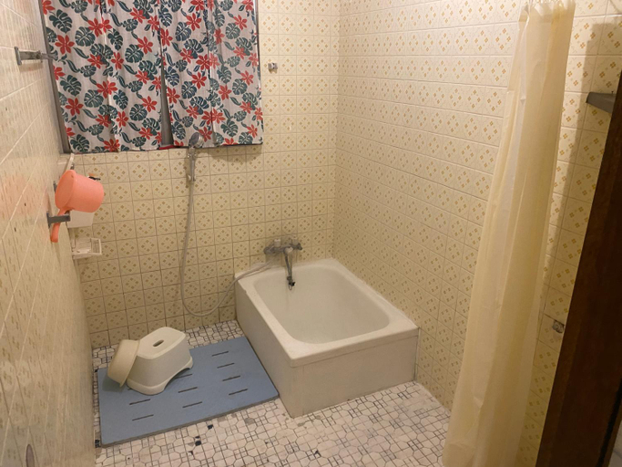 Bathroom 3, Body Balance House, Miyakojima