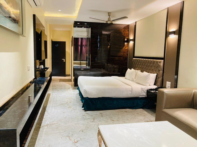 Hotel Aman Palace, West