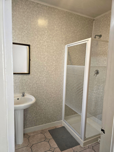Bathroom 3, Wilsons Lodge, Blackpool