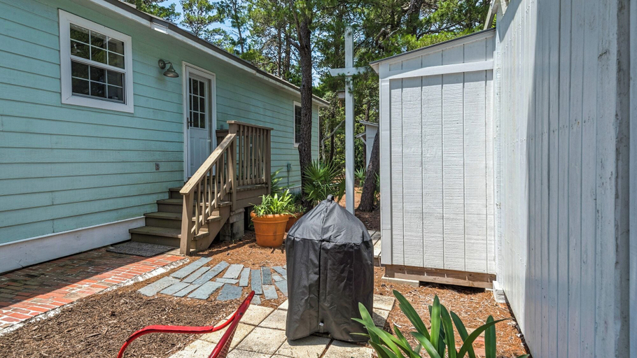 Exterior & Views 2, 5 Minutes to the Beach; Old Florida Charm + Modern Upgrades, Walton