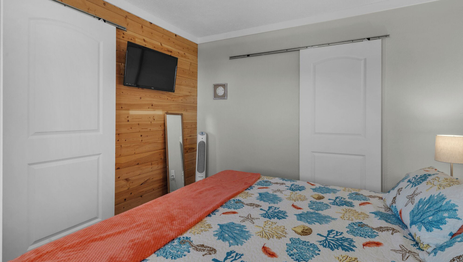 Bedroom 3, 1br/1ba, Covered Parking, Perfect for Couples!, Bay
