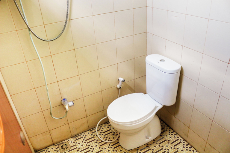 Bathroom 4, Hotel O Villa Ciparay Indah Syariah, Garut