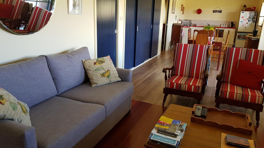 Others 4, The Wattle Lodge, Singleton