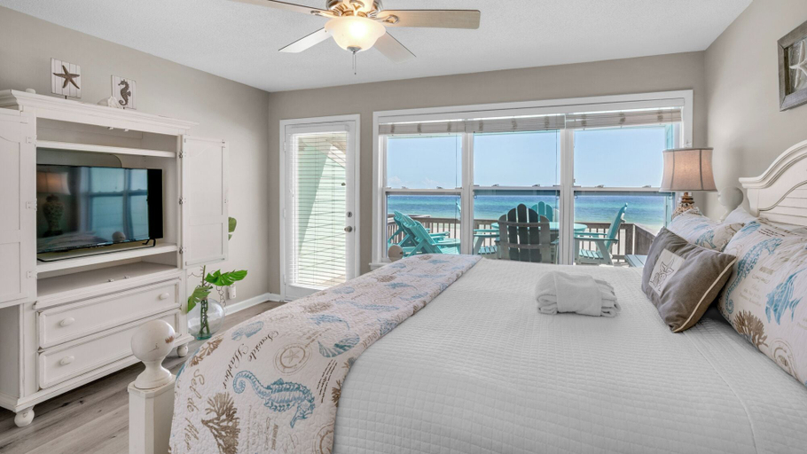 Bedroom 3, Gulf-front Townhome - Stunning Luxury Beach Retreat, Bay