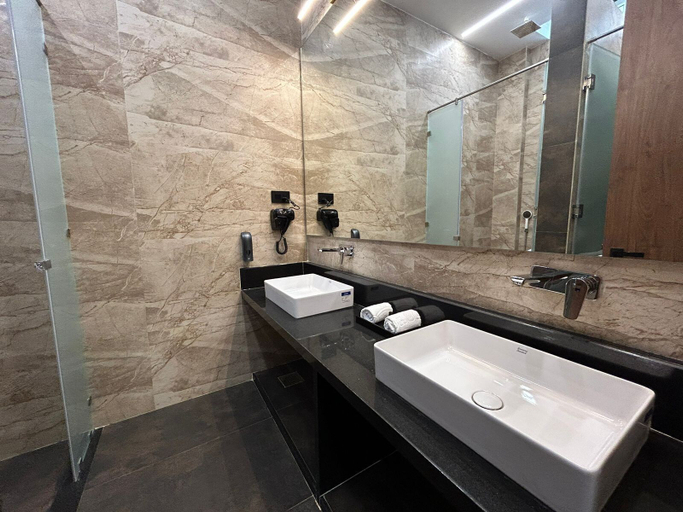 Bathroom 4, Muhurat Hotel and Resort - Raipur, Raipur
