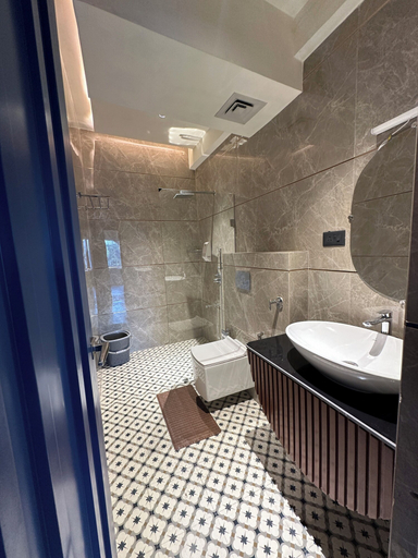 Bathroom 3, Hotel Grand Kailash Haveli, Garhwal