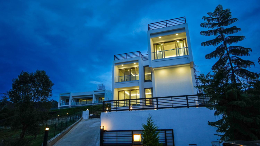 Exterior 3