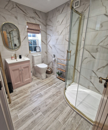 Bathroom 4, Gleann Ciuin, Newry, Mourne and Down