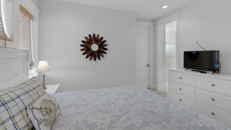 Bedroom 2, Modern Prominence Home ~ Game Room, 4 Bikes, Sleeps 13, Pet Friendly!, Walton