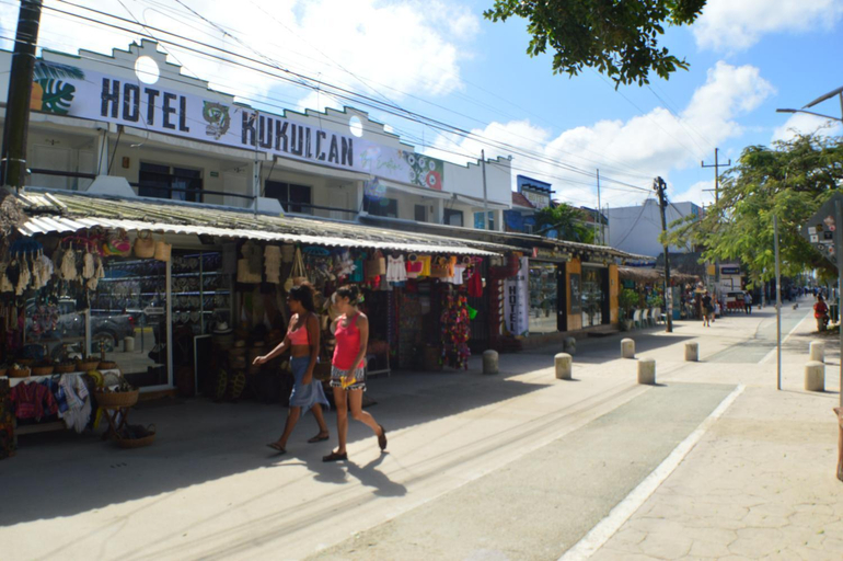 Others 3, Kukulcan by Emotion, Cozumel