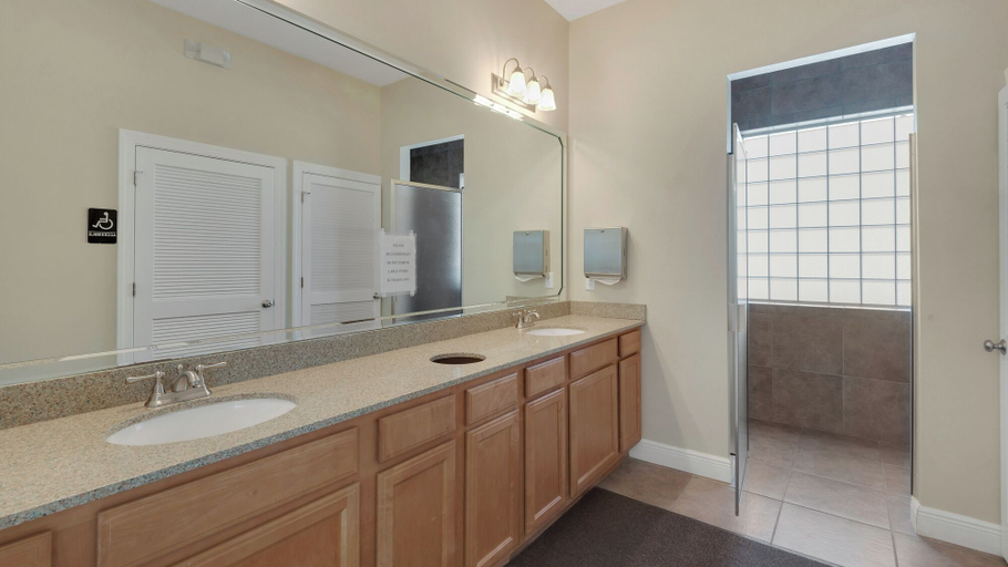 Bathroom, 3br/2.5ba, Sleeps 8, Private Beach Access!, Walton