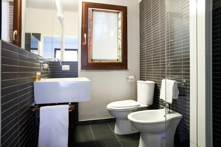 Bathroom 7